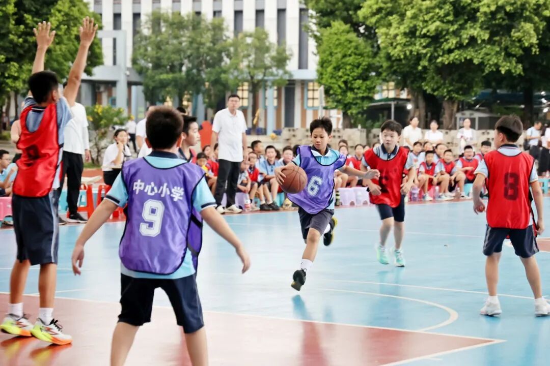 脚尖轻盈点 脚尖轻盈点